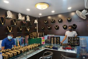 BS Light Weight Gold Jewellerys in dilsuknagar